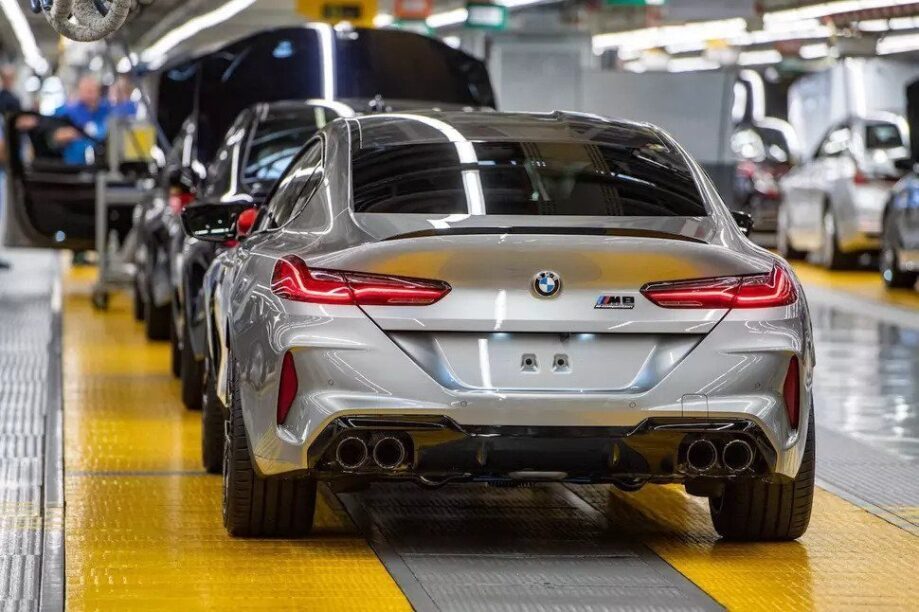 Ook BMW gaat productie hervatten Autoblog.nl