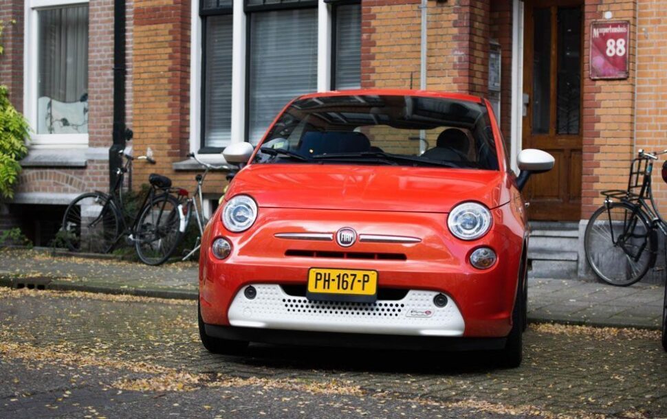 Fiat 500e, een elektrische auto die allleen als occasion in Nederland te krijgen is