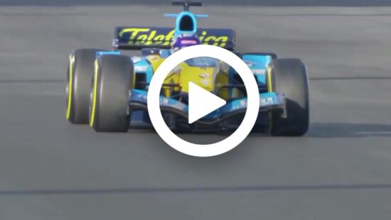 Video - Alonso gaat los in zijn kampioensauto