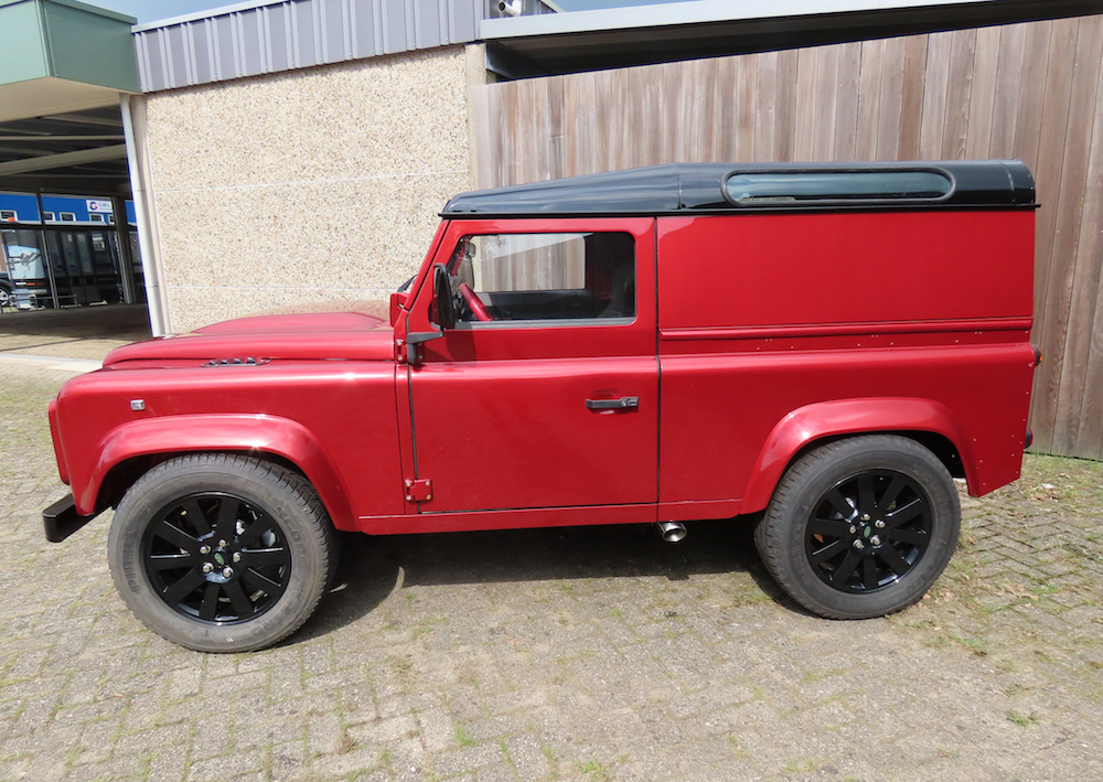 Stratford on Avon Yoghurt puzzel Te koop: Een verlaagde Land Rover Defender - Autoblog.nl