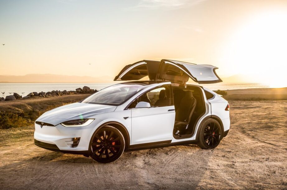 Tesla Model X Autoblog.nl