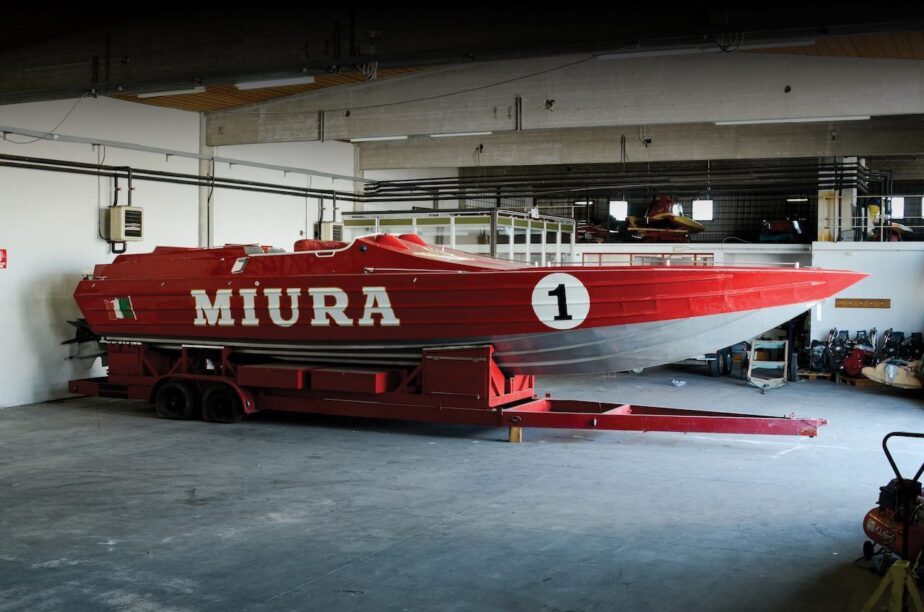 terras bleek beweeglijkheid Kopen: Miura speedboot met 2x Lambo V12 - Autoblog.nl