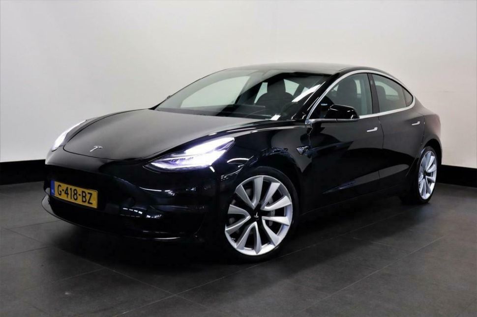 Deze Tesla Model occasion reed 100.000 km per jaar - Autoblog.nl