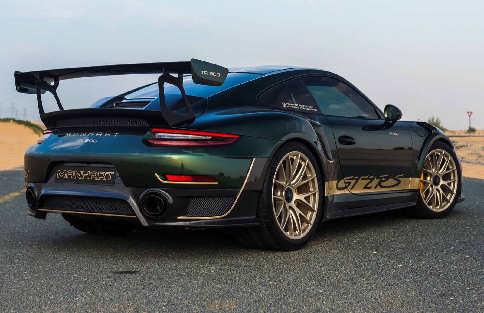 dark green 911 GT2 RS