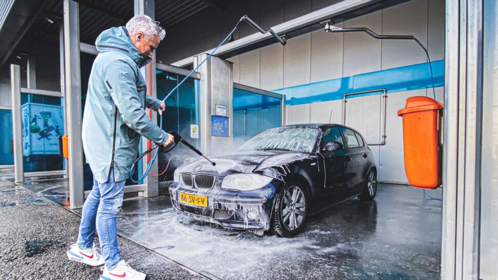 verdrietig In de omgeving van beloning Lezersvraag: heb jij al de pekel van je auto gewassen? - Autoblog.nl