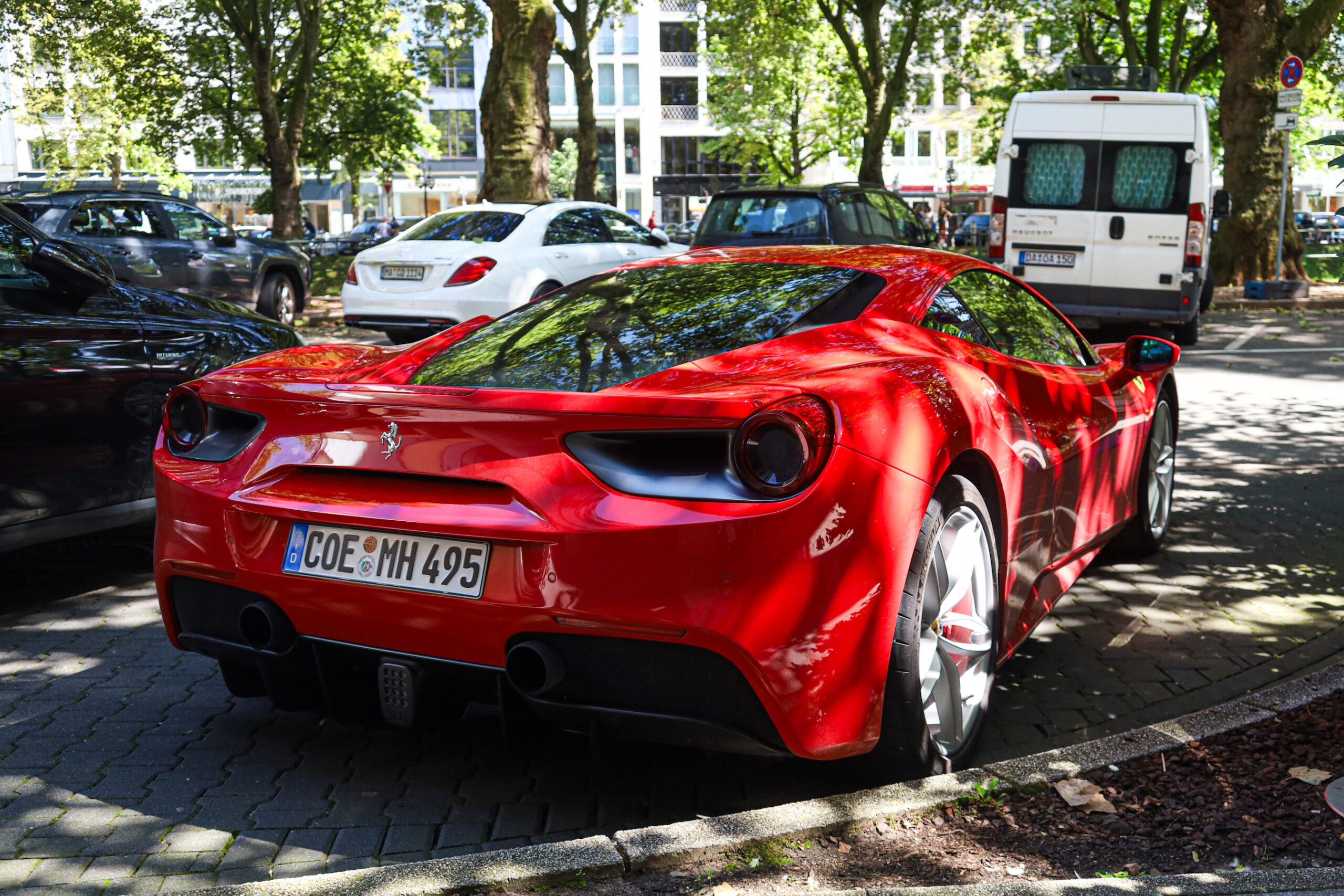 Ferrari 488 Gtb Gespot Op Autoblognl 1599