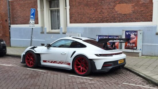 Gespot - 992 GT3 RS oogt verdwaald in Amsterdam