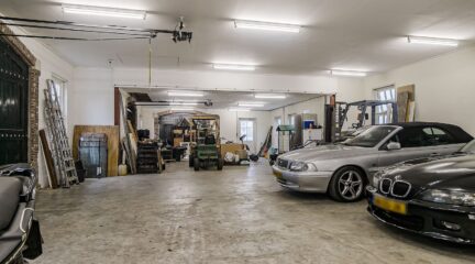 Wie vult deze garage met nog meer youngtimers?