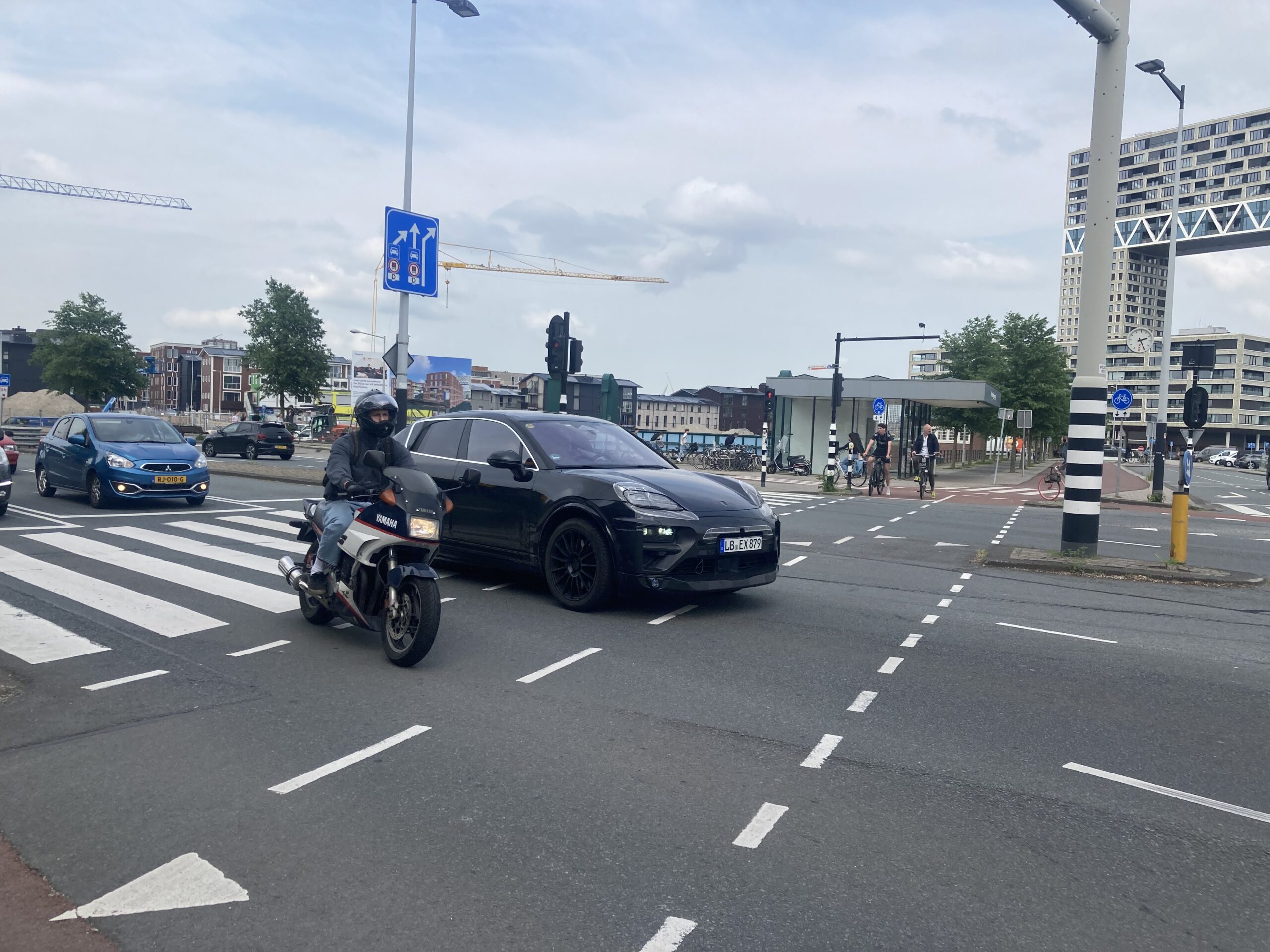 Porsche Macan Gespot Op Autoblog Nl