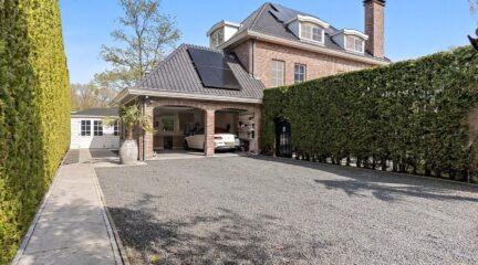 Knus huis+garage voor 2,5 miljoen euro in Den Haag