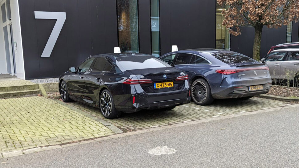 Autoverzekering wordt steeds duurder en dat komt door EV's