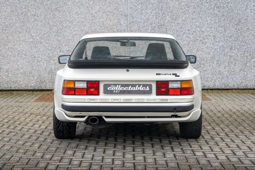 Porsche 944 S2