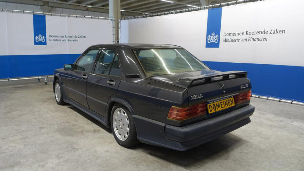 Mercedes 190E 2.5-16 bij Domeinen