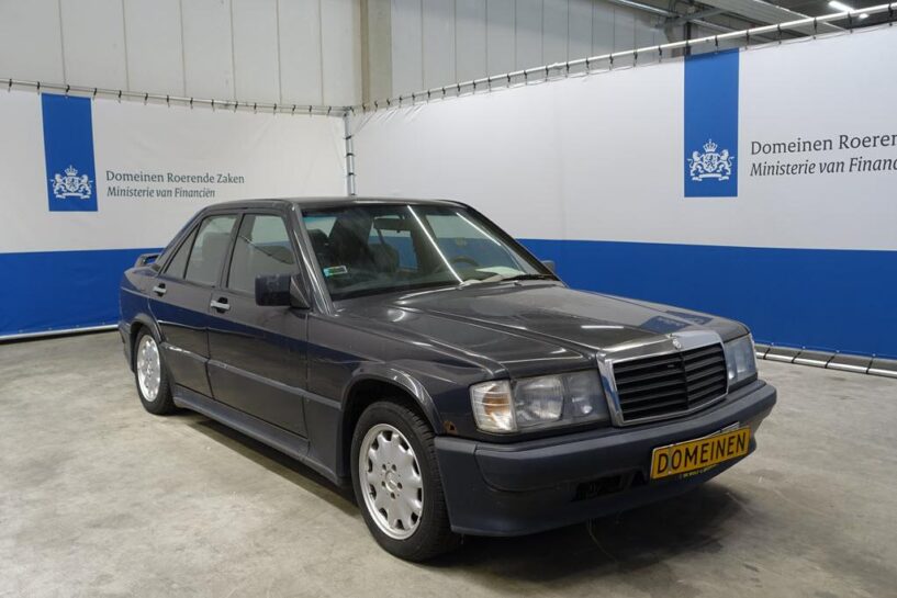 Mercedes 190E 2.5-16 bij Domeinen