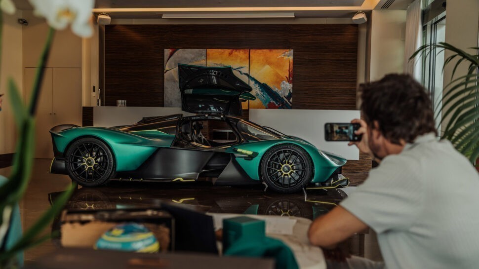 Aston Martin Valkyrie Alonso