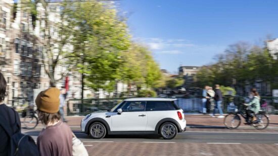 Terugroepactie elektrische MINI, ook in Nederland