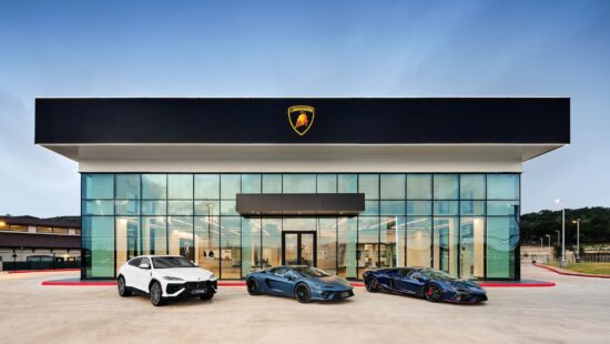 Grootste Lamborghini-dealer ter wereld is giga