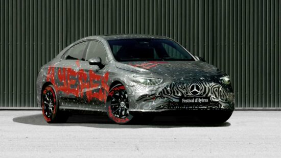 Kijk nou, het is de nieuwe Mercedes CLA